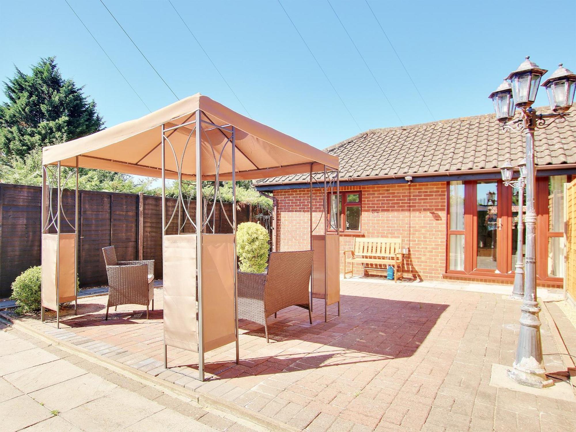 Irenic Lodge Netley Exterior photo